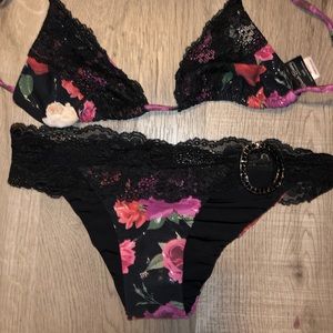 Beach Bunny bikini size medium